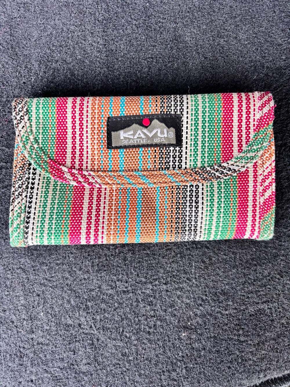 Kavu Mondo Spender Trifold Wallet